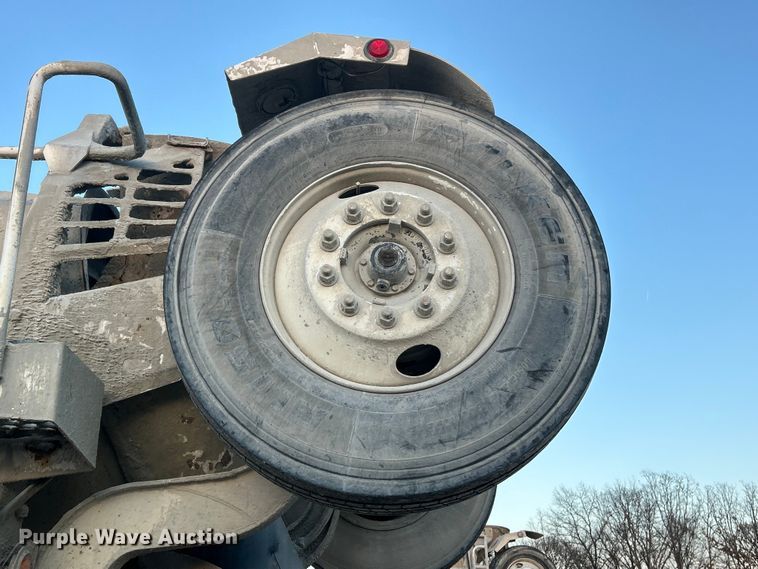 image for item ET6726 2007 Sterling L-Line ready mix truck