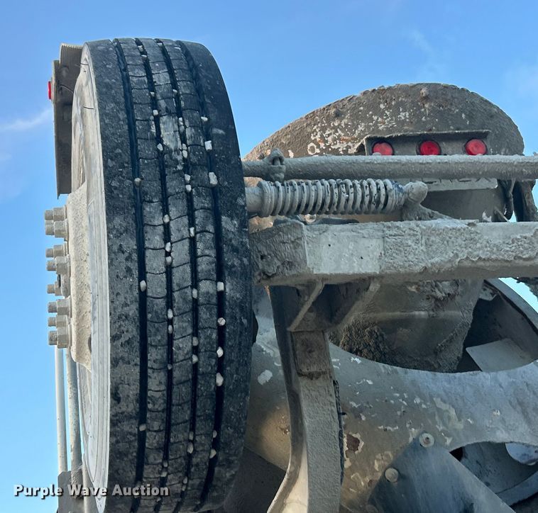 image for item ET6726 2007 Sterling L-Line ready mix truck