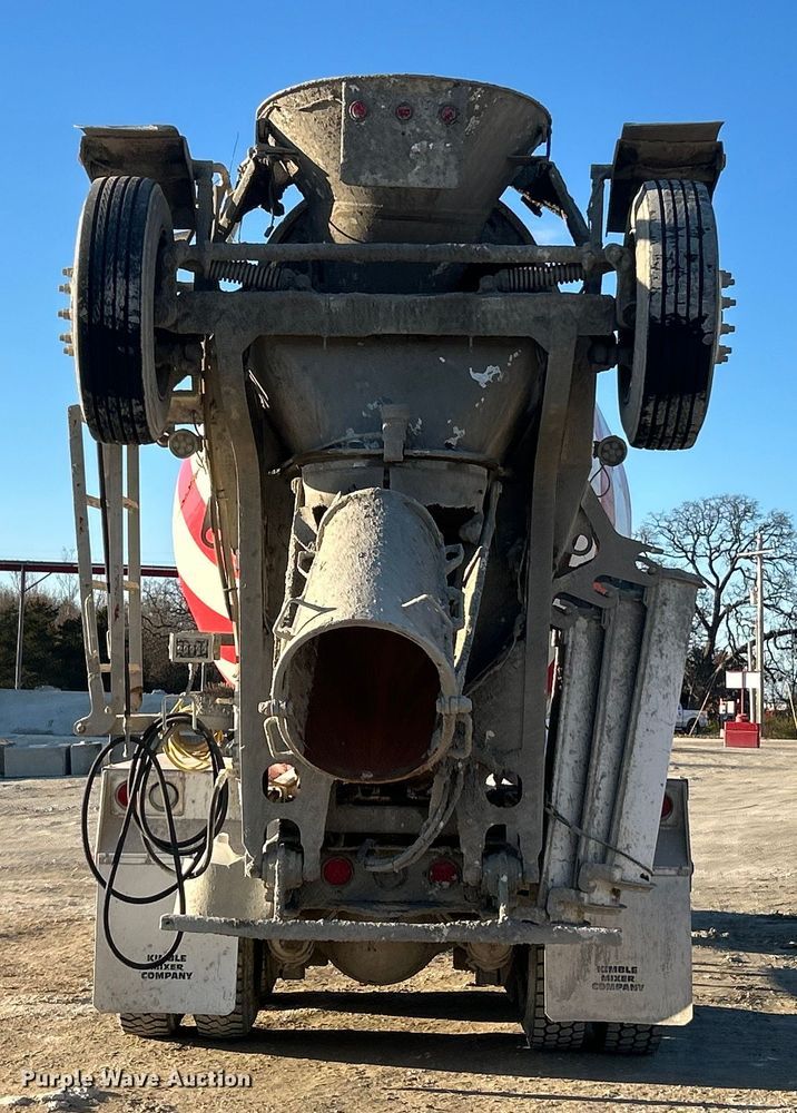 image for item ET6727 2006 Sterling L-Line ready mix truck