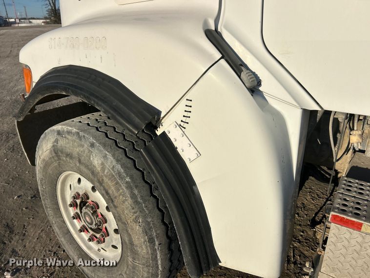 image for item ET6727 2006 Sterling L-Line ready mix truck