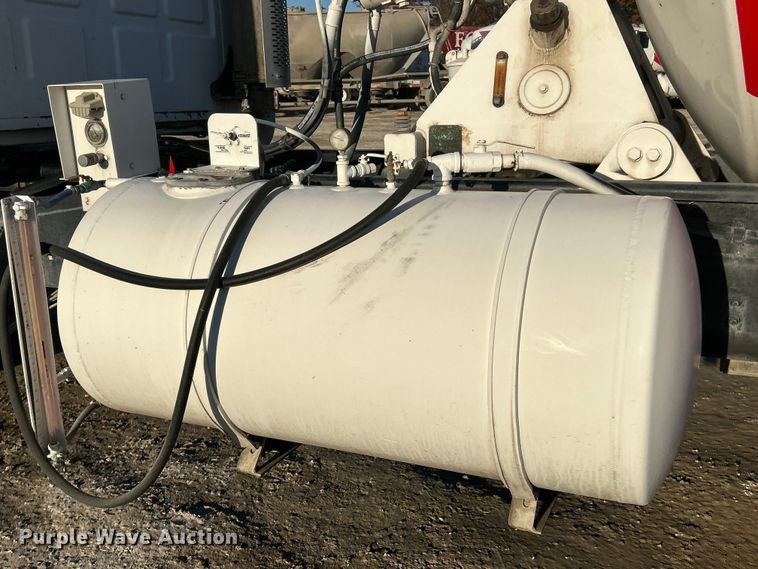 image for item ET6727 2006 Sterling L-Line ready mix truck