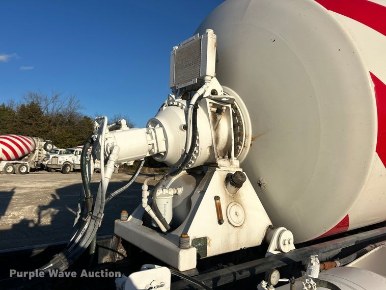 image for item ET6727 2006 Sterling L-Line ready mix truck