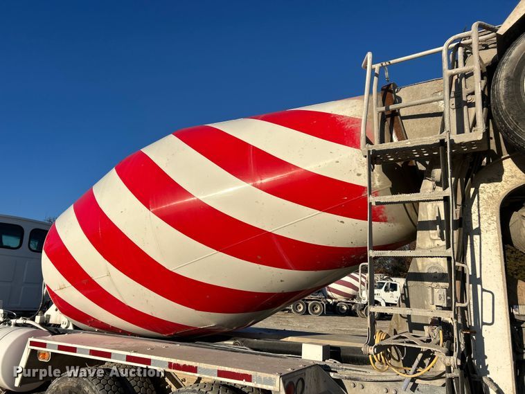 image for item ET6727 2006 Sterling L-Line ready mix truck