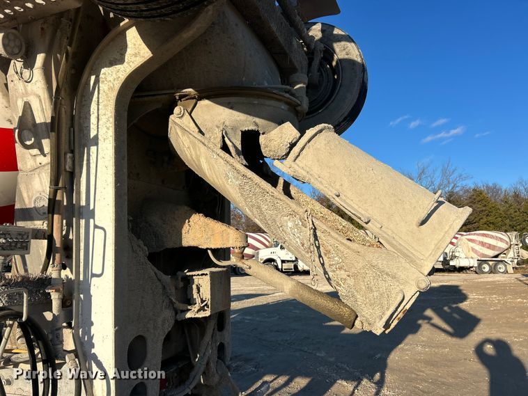 image for item ET6727 2006 Sterling L-Line ready mix truck