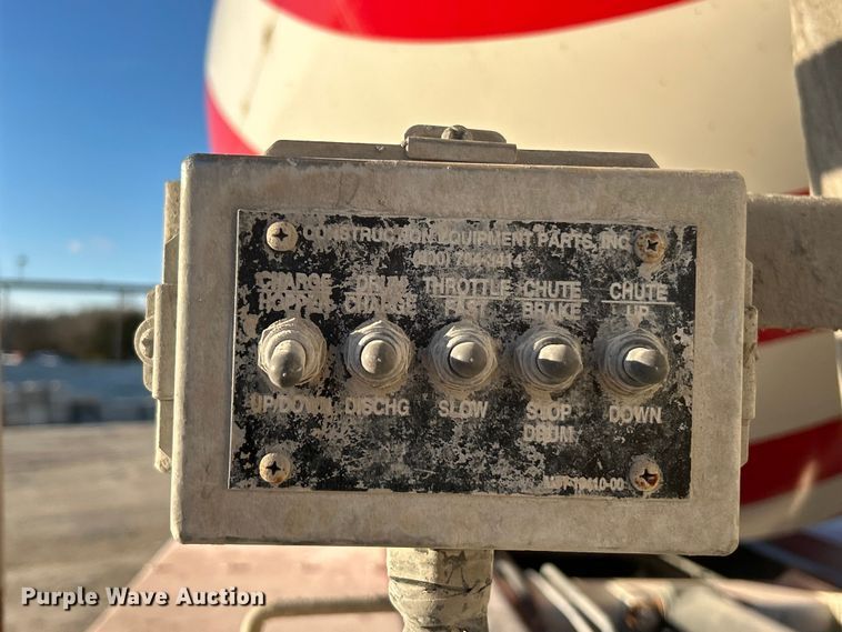 image for item ET6727 2006 Sterling L-Line ready mix truck