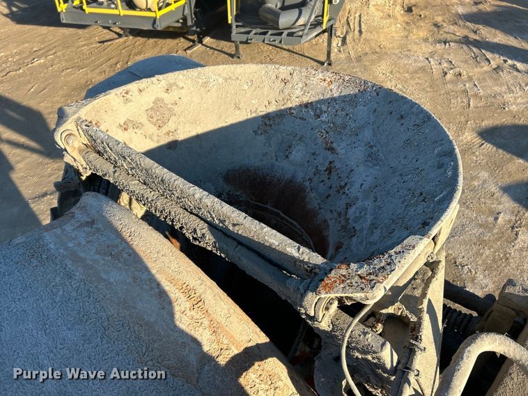 image for item ET6727 2006 Sterling L-Line ready mix truck