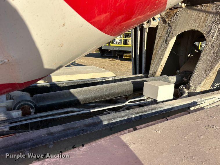 image for item ET6727 2006 Sterling L-Line ready mix truck