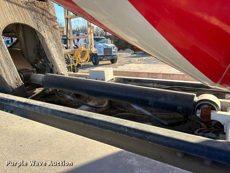 image for item ET6727 2006 Sterling L-Line ready mix truck