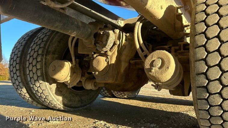 image for item ET6727 2006 Sterling L-Line ready mix truck