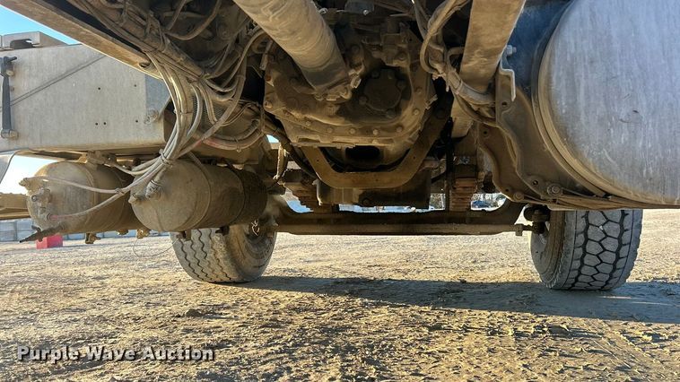 image for item ET6727 2006 Sterling L-Line ready mix truck