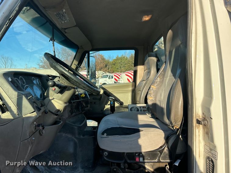 image for item ET6727 2006 Sterling L-Line ready mix truck