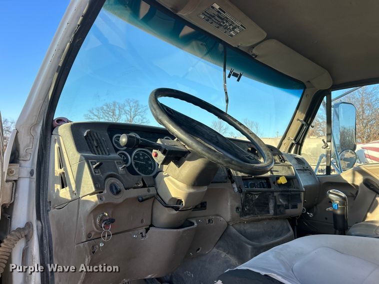 image for item ET6727 2006 Sterling L-Line ready mix truck