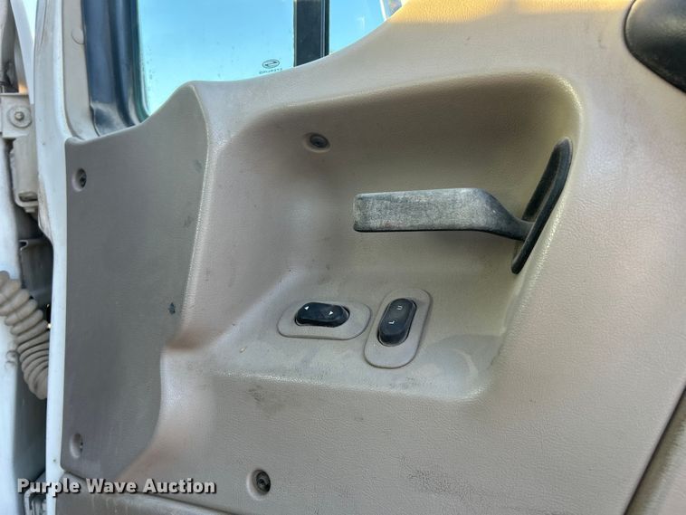 image for item ET6727 2006 Sterling L-Line ready mix truck