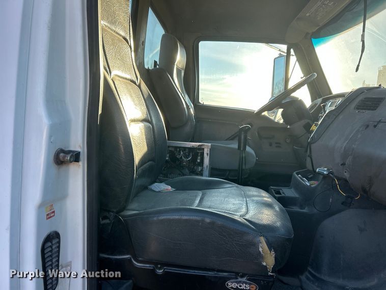 image for item ET6727 2006 Sterling L-Line ready mix truck