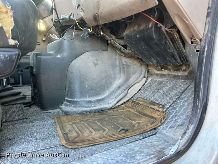 image for item ET6727 2006 Sterling L-Line ready mix truck