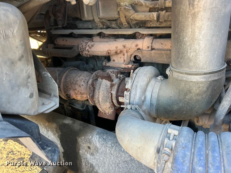 image for item ET6727 2006 Sterling L-Line ready mix truck