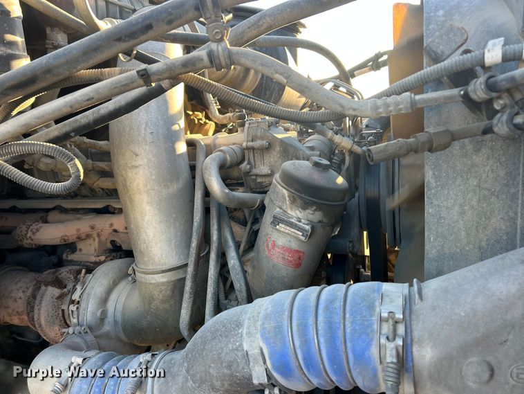 image for item ET6727 2006 Sterling L-Line ready mix truck