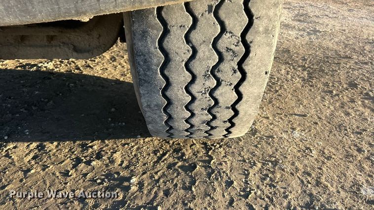 image for item ET6727 2006 Sterling L-Line ready mix truck