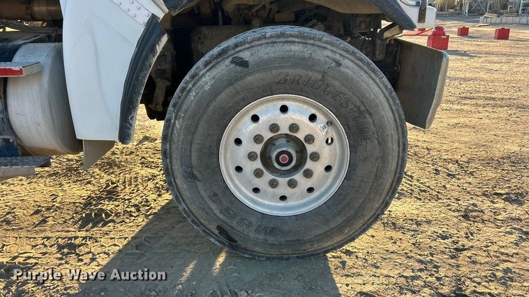 image for item ET6727 2006 Sterling L-Line ready mix truck