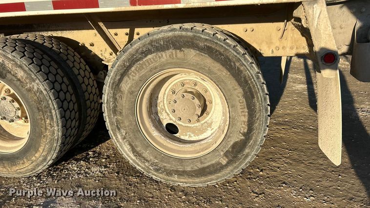 image for item ET6727 2006 Sterling L-Line ready mix truck