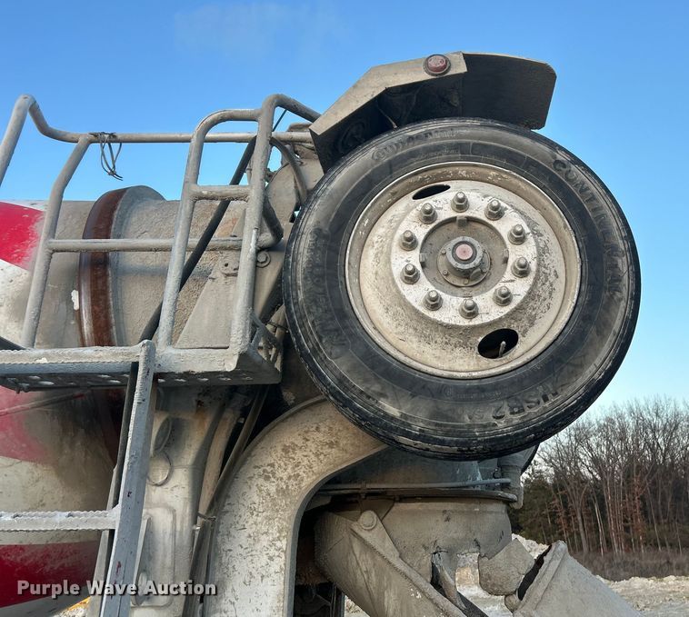 image for item ET6727 2006 Sterling L-Line ready mix truck