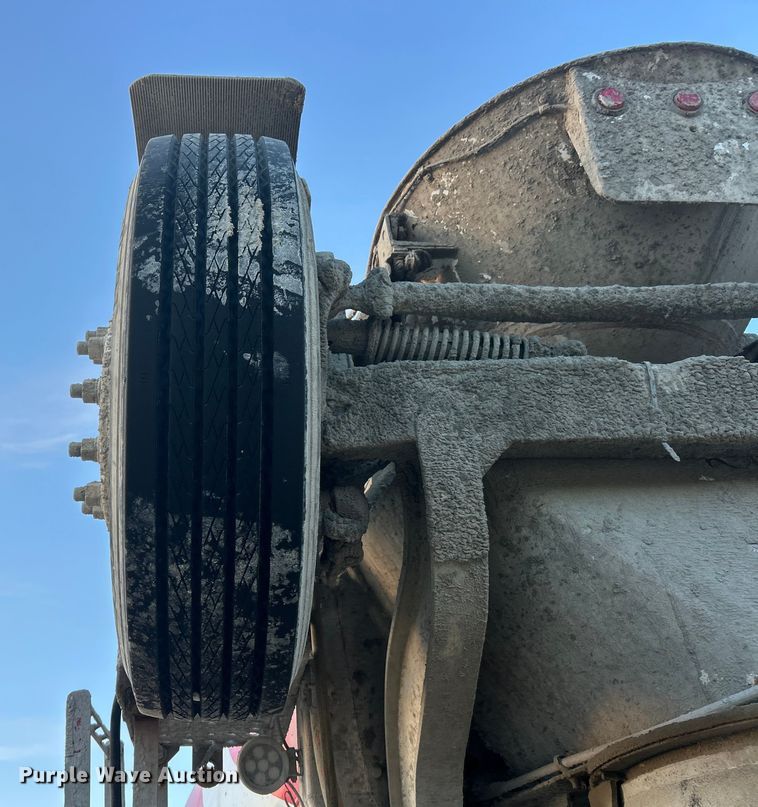 image for item ET6727 2006 Sterling L-Line ready mix truck