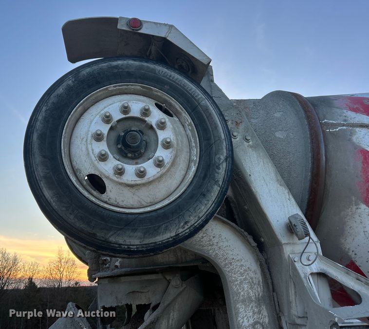 image for item ET6727 2006 Sterling L-Line ready mix truck