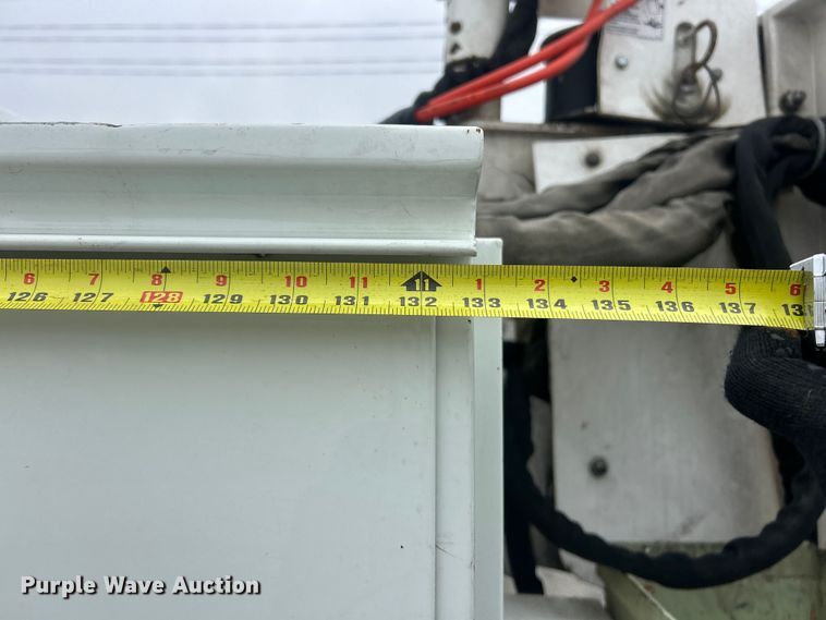 image for item ET6729 2007 International 7400 bucket truck