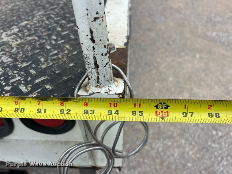 image for item ET6729 2007 International 7400 bucket truck