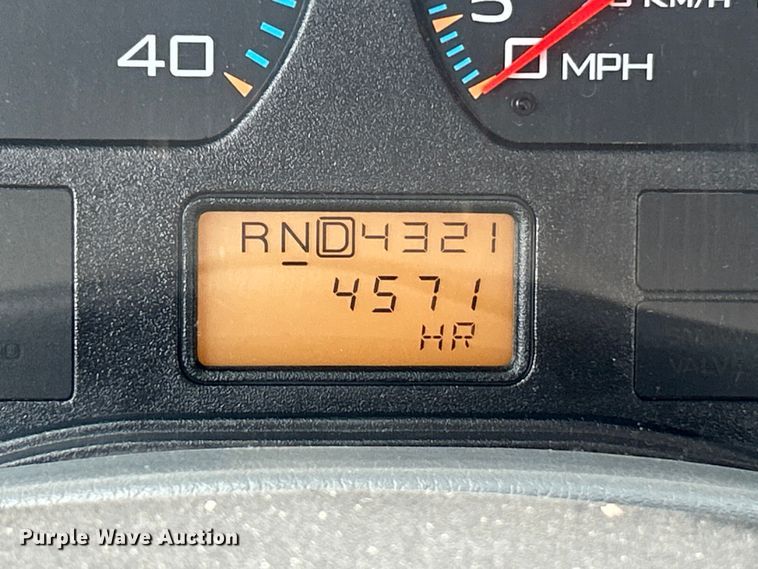 image for item ET6729 2007 International 7400 bucket truck