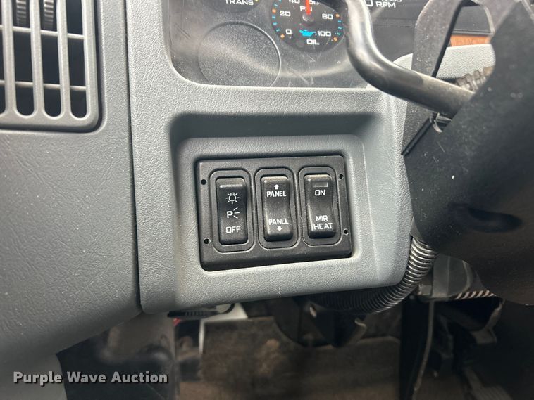 image for item ET6729 2007 International 7400 bucket truck