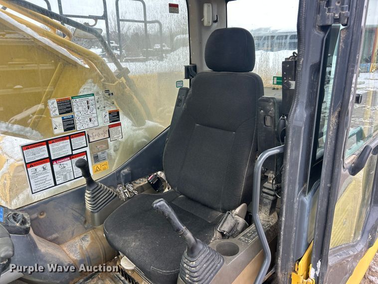 image for item ET6743 2014 Komatsu PC360LC-10 excavator