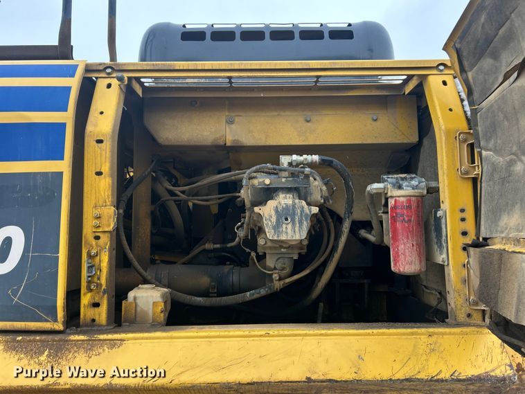 image for item ET6743 2014 Komatsu PC360LC-10 excavator