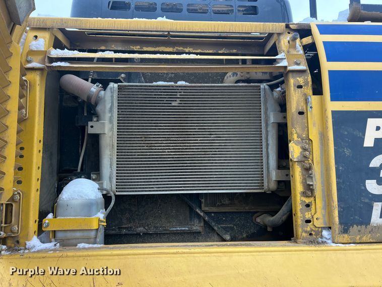 image for item ET6743 2014 Komatsu PC360LC-10 excavator