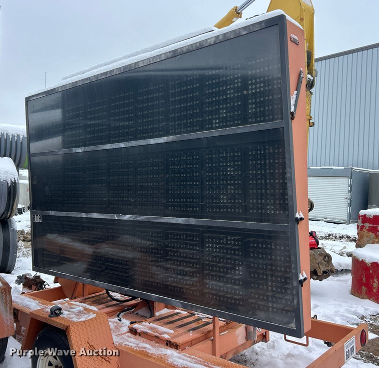 image for item ET6744 (6) Ver-Mac message board trailer