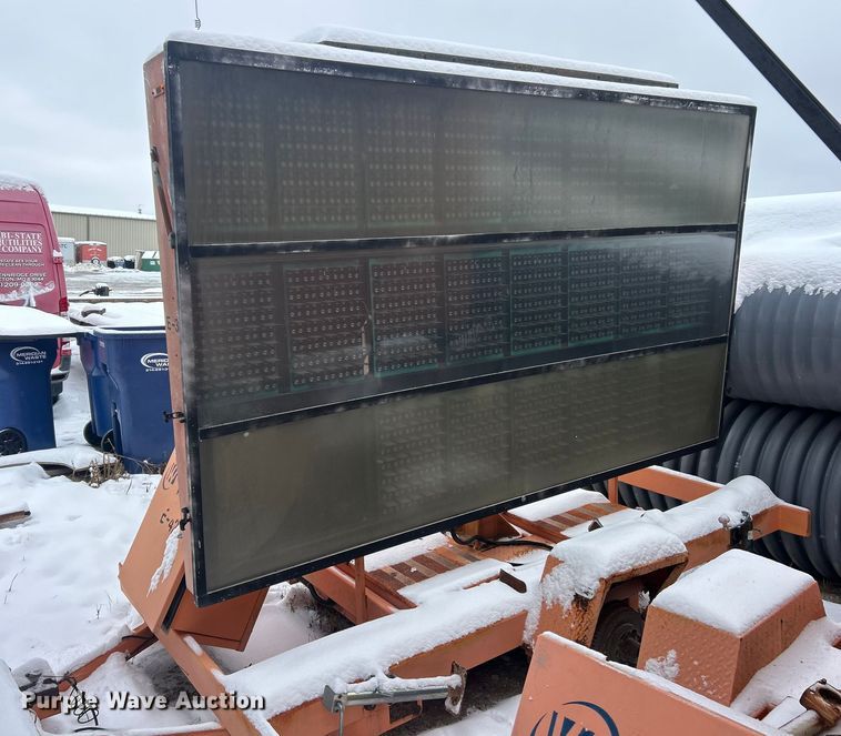 image for item ET6744 (6) Ver-Mac message board trailer