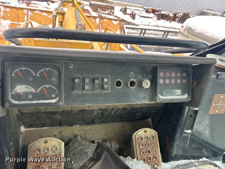 image for item ET6745 Caterpillar 963C track loader