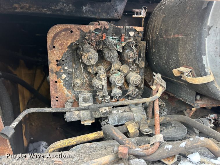 image for item ET6745 Caterpillar 963C track loader