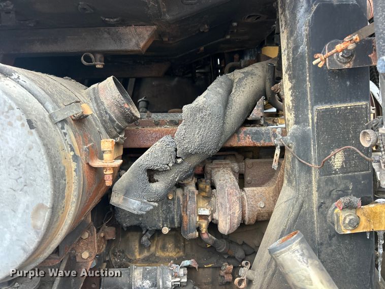 image for item ET6745 Caterpillar 963C track loader