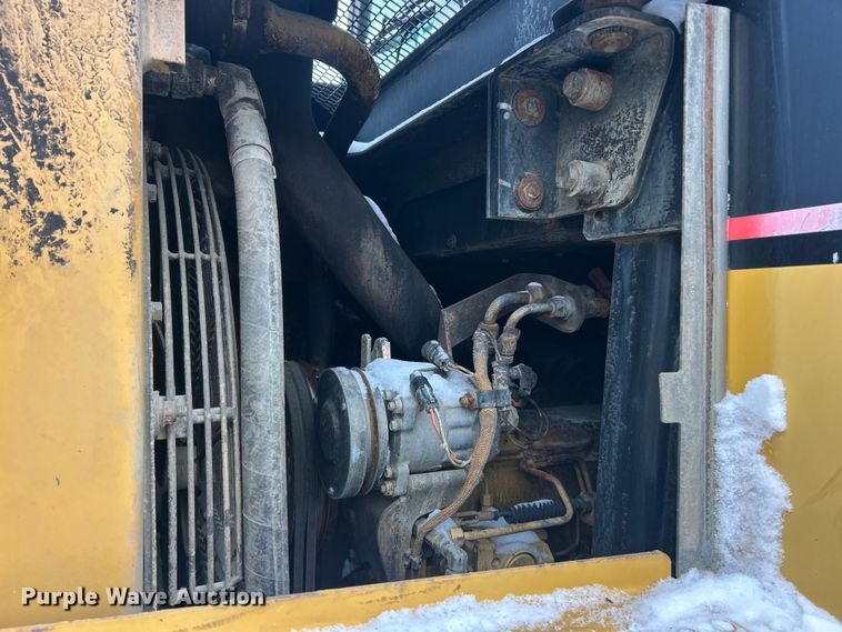 image for item ET6745 Caterpillar 963C track loader