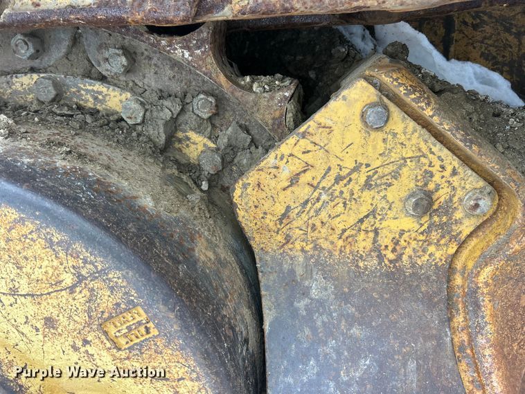 image for item ET6745 Caterpillar 963C track loader