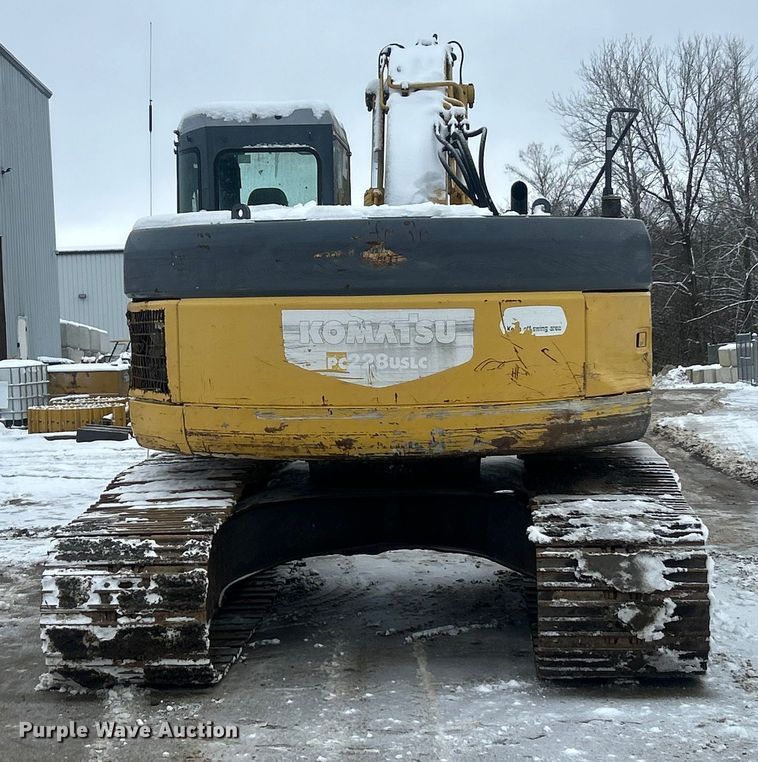 image for item ET6746 2005 Komatsu PC228USLC-3 excavator