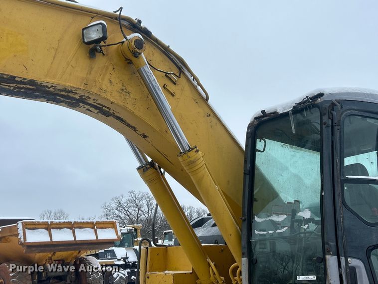 image for item ET6746 2005 Komatsu PC228USLC-3 excavator