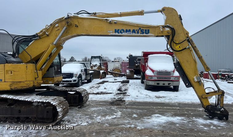 image for item ET6746 2005 Komatsu PC228USLC-3 excavator