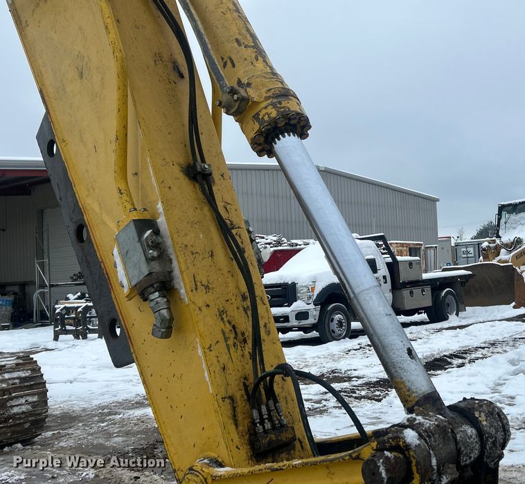 image for item ET6746 2005 Komatsu PC228USLC-3 excavator