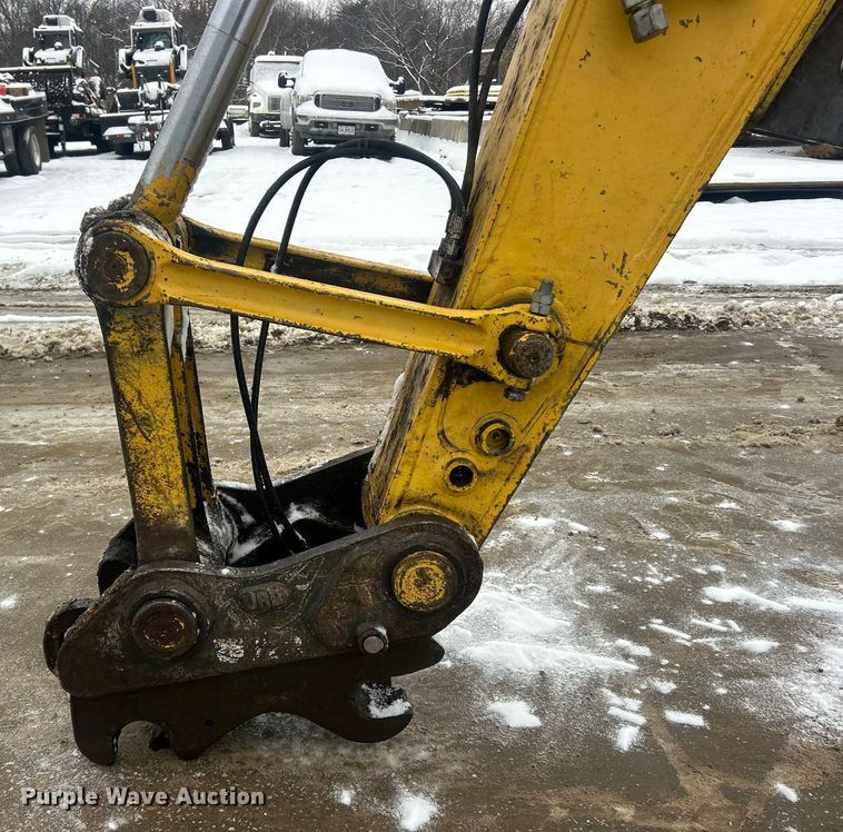 image for item ET6746 2005 Komatsu PC228USLC-3 excavator