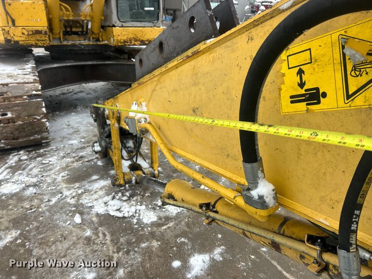 image for item ET6746 2005 Komatsu PC228USLC-3 excavator