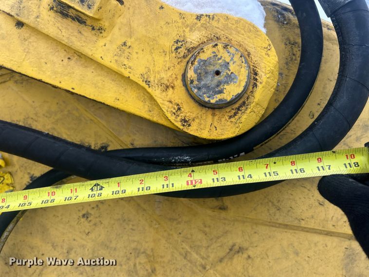 image for item ET6746 2005 Komatsu PC228USLC-3 excavator