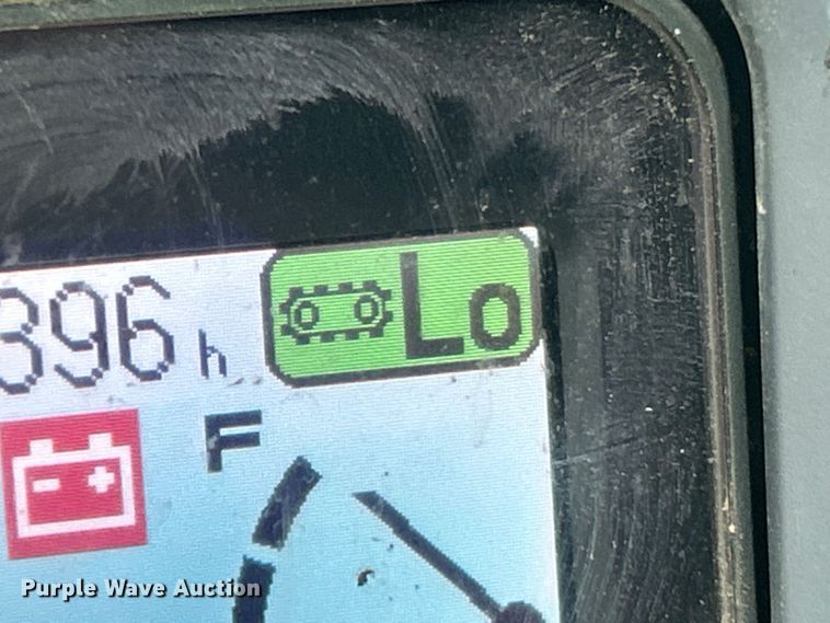 image for item ET6746 2005 Komatsu PC228USLC-3 excavator