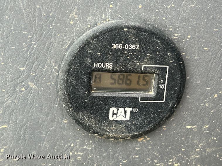 image for item ET6746 2005 Komatsu PC228USLC-3 excavator